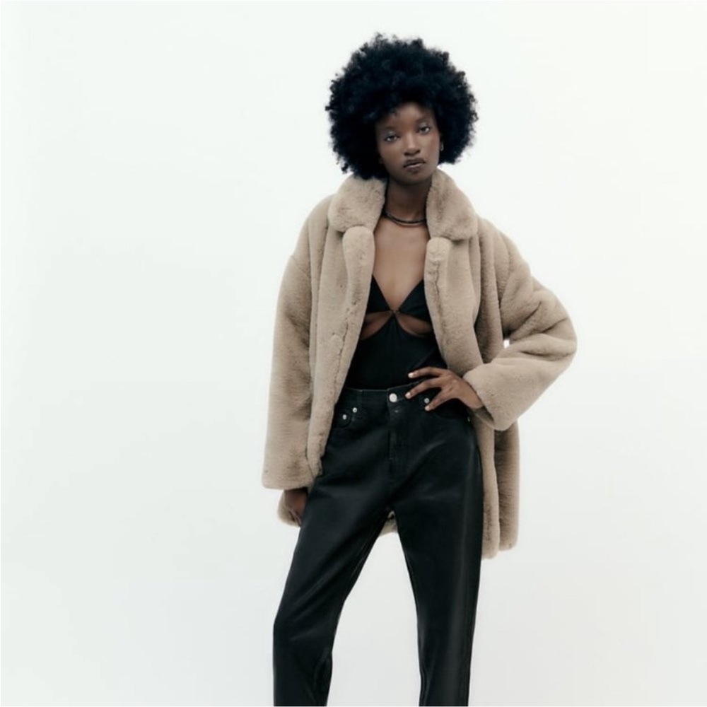 Zara Faux Fur Coat xs light gray